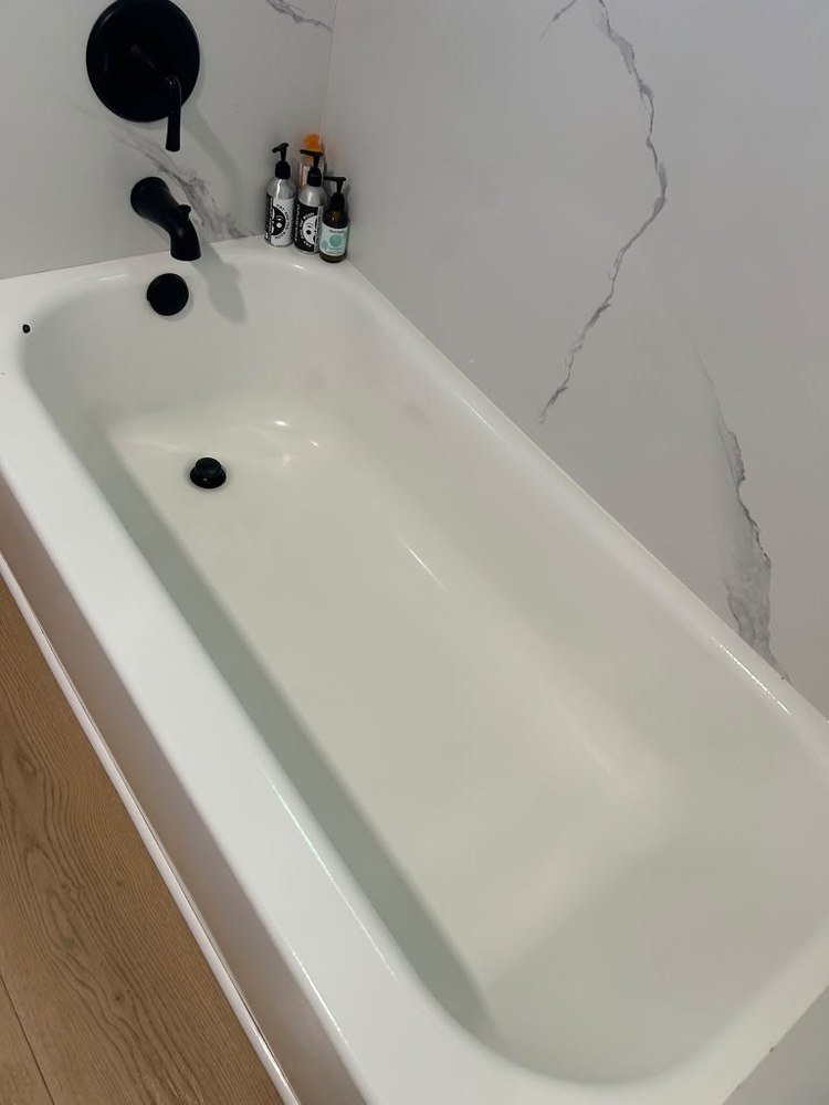 Bathtub after deep cleaning